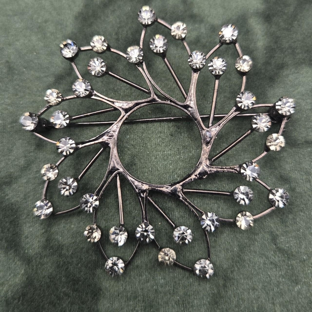 Vintage Silver-tone Rhinestone Flower Brooch